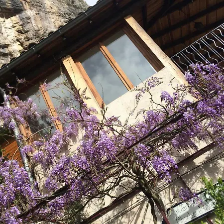 Un Jardin Dans La Falaise 住宿加早餐酒店 *