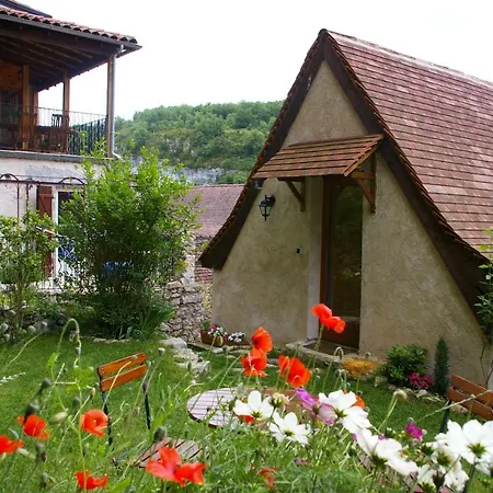 Un Jardin Dans La Falaise Cabrerets