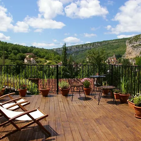 Un Jardin Dans La Falaise Cabrerets