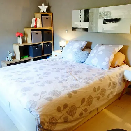 Un Jardin Dans La Falaise Bed & Breakfast *